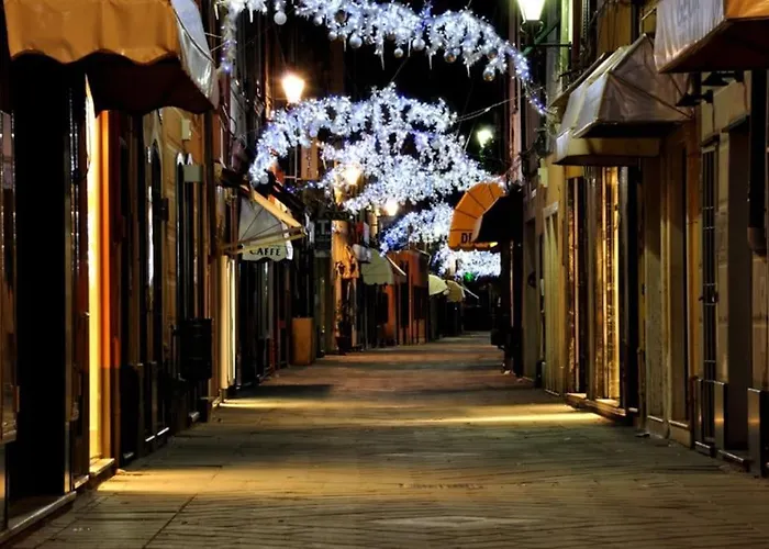 Loano: Centro E Mare A Portata Di Mano