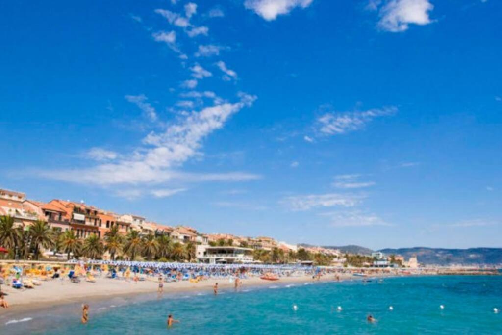 Loano: Centro E Mare A Portata Di Mano